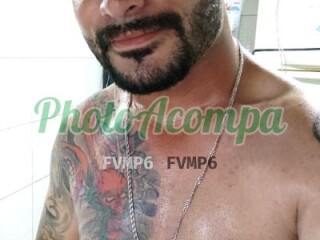 Ricardo branquinho gostoso que adora chupar uma xoxotinha 