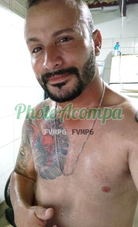 ricardo-branquinho-gostoso-que-adora-chupar-uma-xoxotinha-big-1