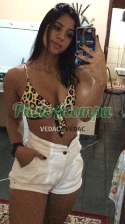 vanessinha-ninfetinha-discreta-sensual-e-boa-de-conversa-big-1