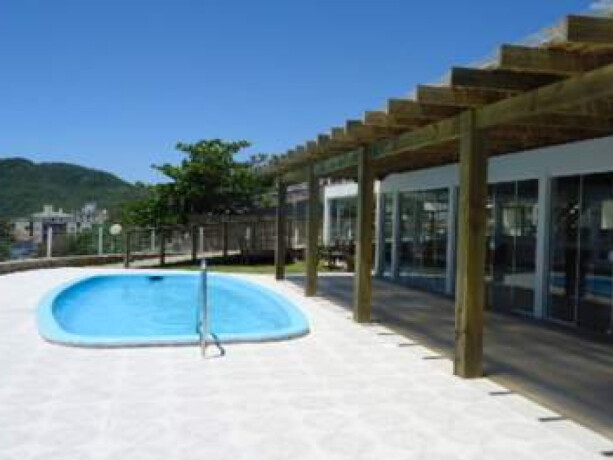 apartamento-de-temporada-em-praia-dos-ingleses-florianopolis-santa-catarina-condominio-de-chales-com-um-e-dois-dormitorios-big-0