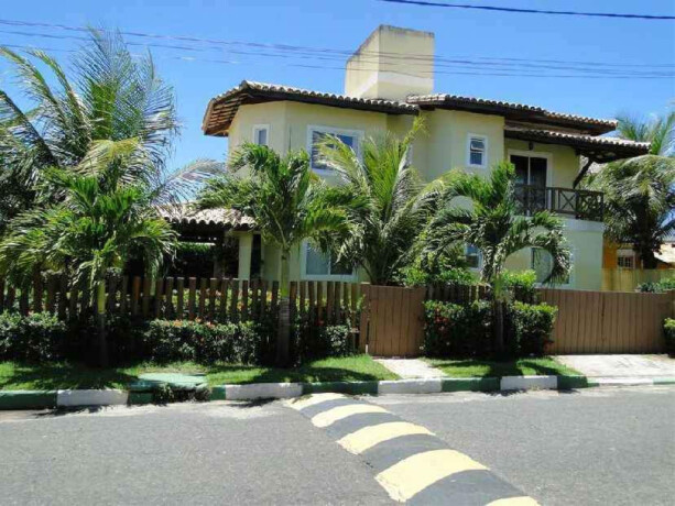 casa-de-temporada-em-guarajuba-camacari-bahia-guarajuba-casa-com-44-sendo-03-com-ar-e-01-com-ventilador-piscina-e-quiosque-com-churrasqueira-proxima-ao-mar-big-0